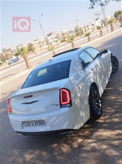 کرایسلەر 300